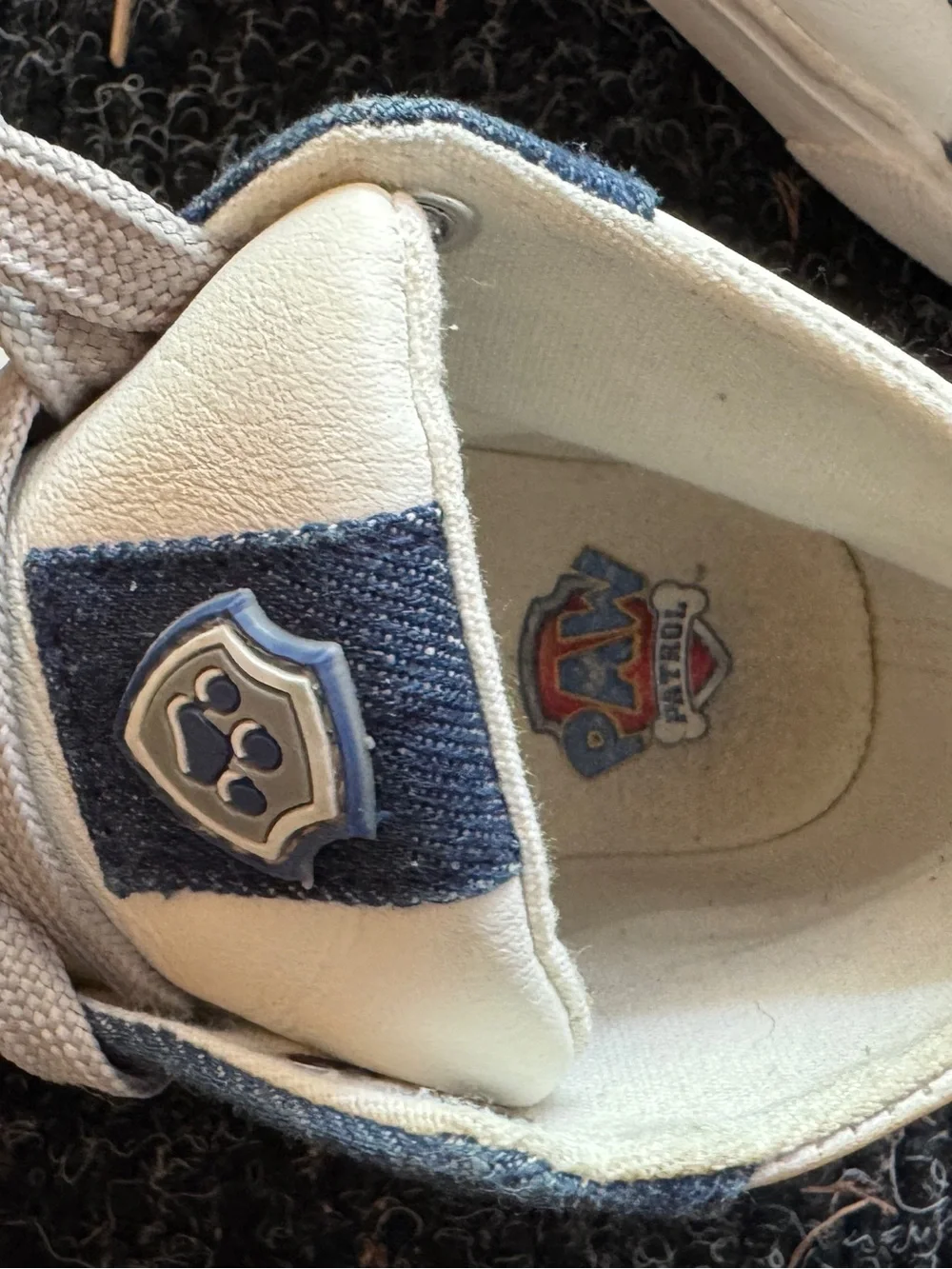 Paw Patrol White & Blue Kids Low-Top Sneakers with Badge Accent